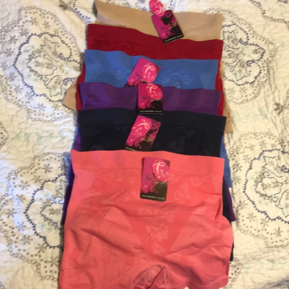 NWT seamless shaping boyshort set